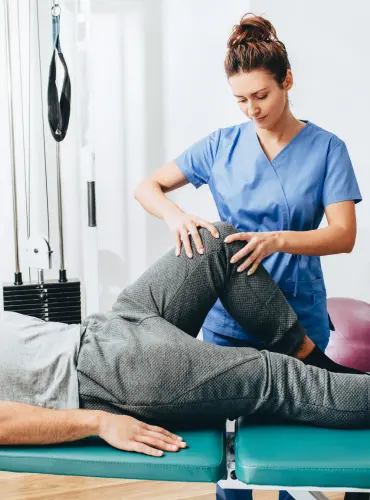 Physiotherapist providing the best physiotherapy service at home in Karachi