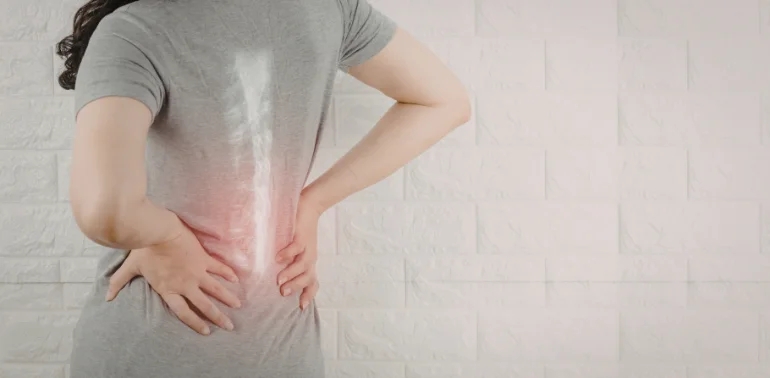 Physiotherapist providing chronic musculoskeletal pain physiotherapy treatment at home in Karachi