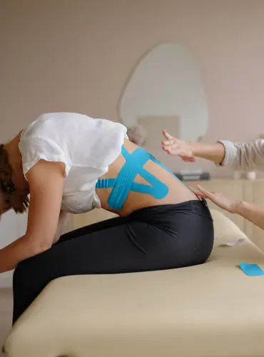 Physiotherapist providing chronic musculoskeletal pain physiotherapy treatment at home in Karachi