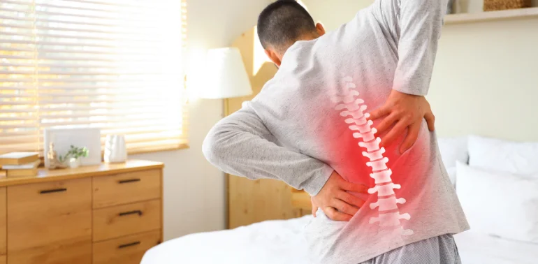Physiotherapist providing chronic pain management physiotherapy treatment at home in Karachi