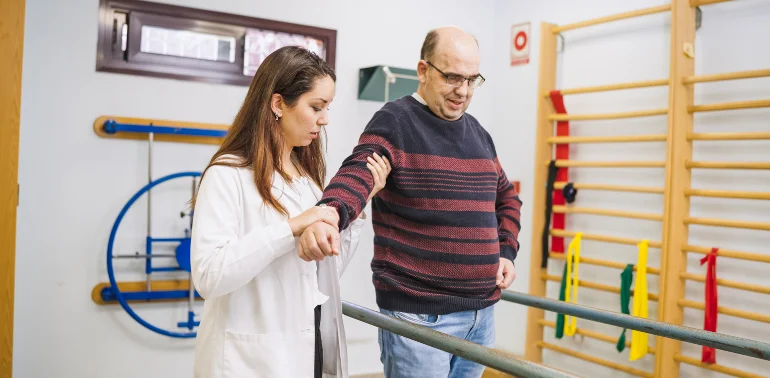 Physiotherapist providing neuromuscular disorders physiotherapy treatment at home in Karachi