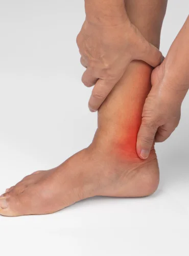 Physiotherapist providing sprain and strain physiotherapy treatment at home in Karachi